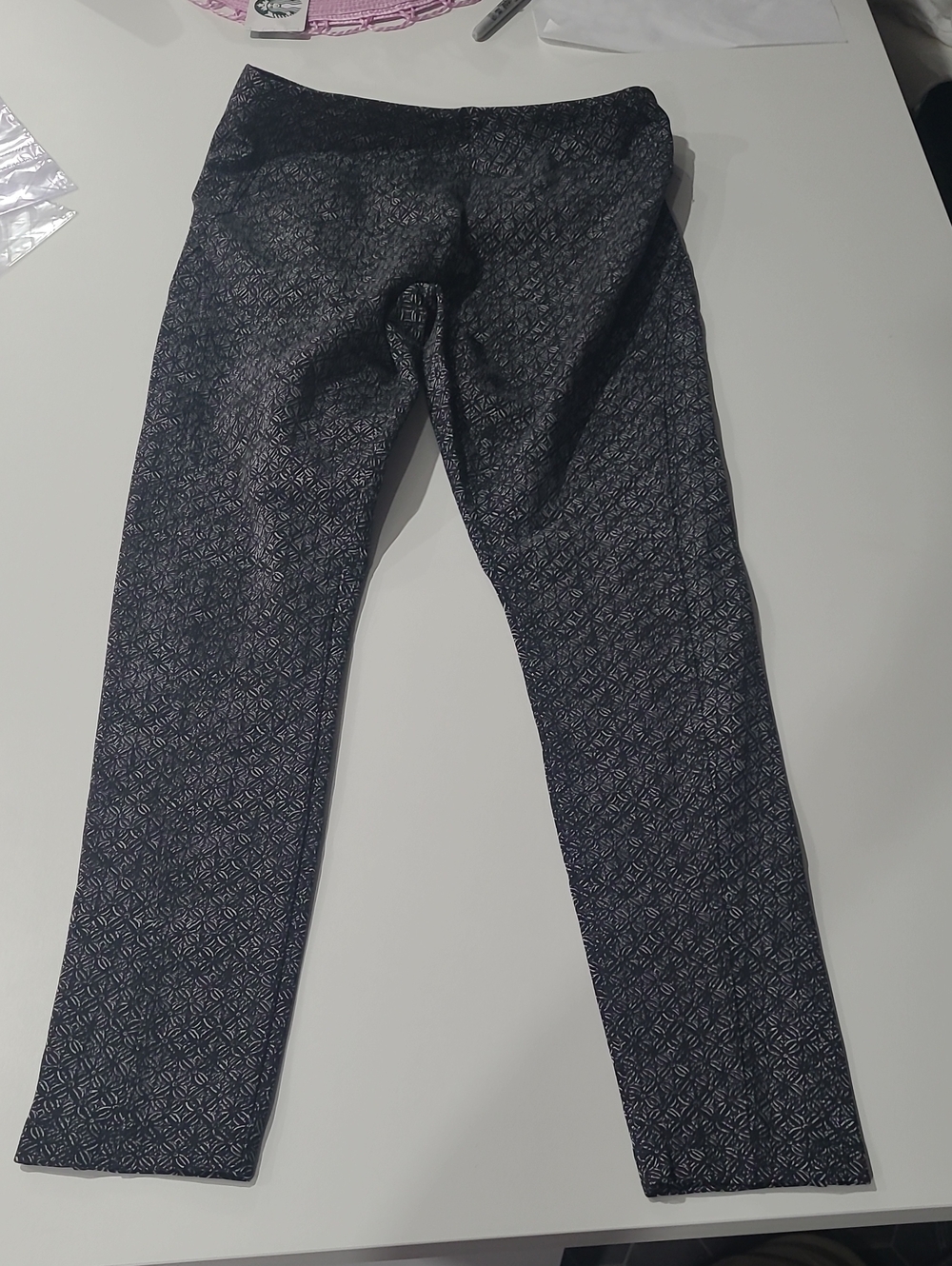 Lysse Black Geometric-Print Leggings